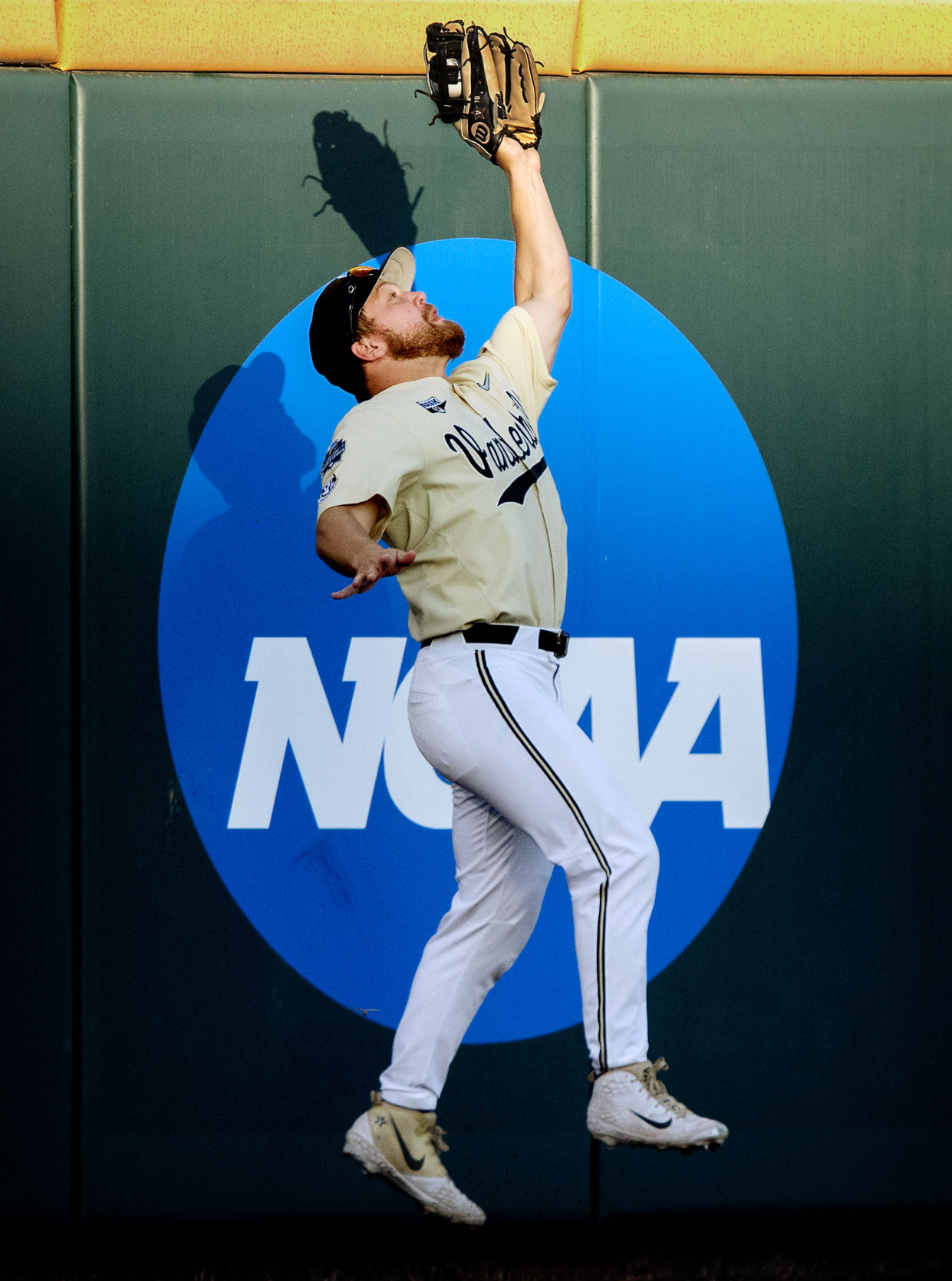 College World Series Championship, 6.26